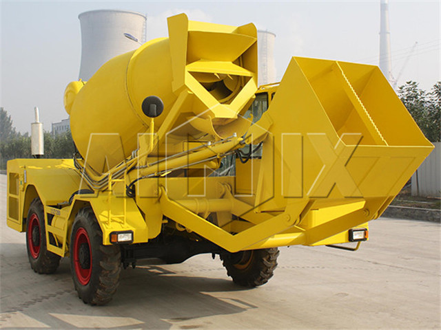 Self-Loading Concrete Mixer in China
