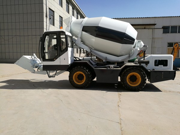 self loading mobile concrete mixer